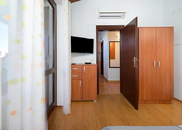Apartment Pinjola *
